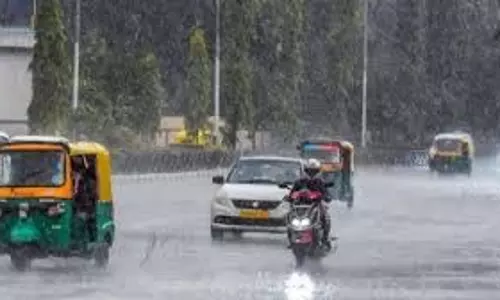 Karnataka : मौसम ने दिखाई करवट, भारी बारिश और तेज हवाओं का अनुमान Karnataka : मौसम ने दिखाई करवट, भारी बारिश और तेज हवाओं का अनुमान