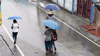 Uttarakhand के चार जिलों में होगी झमाझम बारिश, पढ़ें ताजा अपडेट Uttarakhand के चार जिलों में होगी झमाझम बारिश, पढ़ें ताजा अपडेट