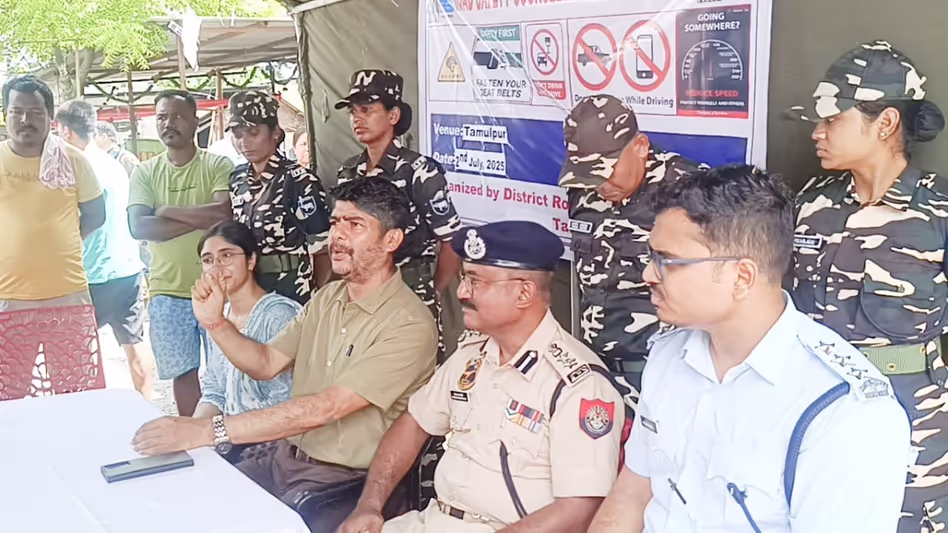 तमुलपुर प्रशासन और एसएसबी ने तीन स्थानों पर सड़क सुरक्षा परामर्श का आयोजन किया