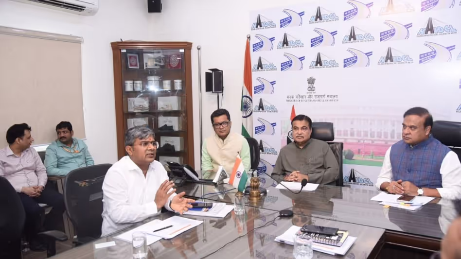 Assam  के मुख्यमंत्री हिमंत बिस्वा ने नितिन गडकरी से मुलाकात की