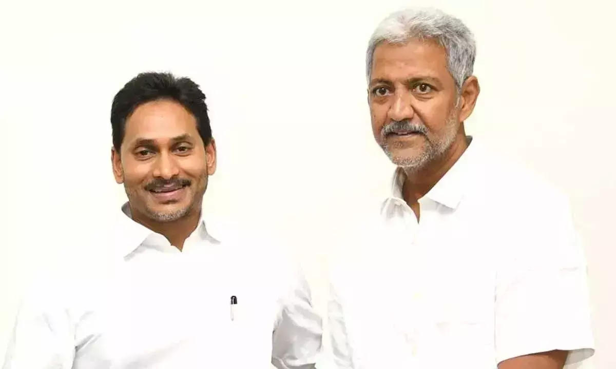 जेल से रिहा होने के बाद पूर्व MLA वल्लभनेनी वामसी ने वाईएस जगन से मुलाकात की