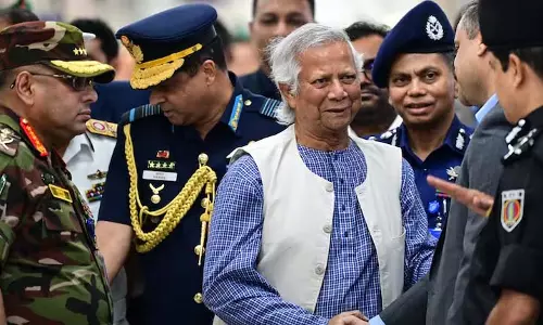 Bangladesh के बजट से पता चलता है कि यूनुस सरकार महज एक स्थानापन्न है
