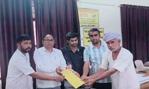 Jalore: अंत्योदय संबल पखवाड़े में 23 ग्राम पंचायतों में लगे शिविर, ग्रामीणों को मिला लाभ Jalore: अंत्योदय संबल पखवाड़े में 23 ग्राम पंचायतों में लगे शिविर, ग्रामीणों को मिला लाभ