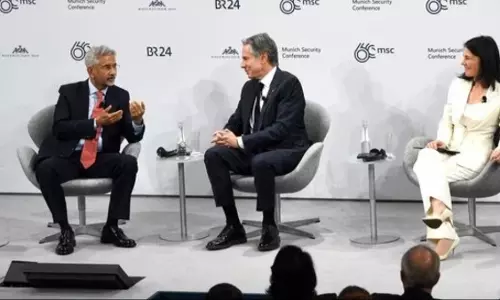 Washington: रूस से तेल खरीद पर अमेरिका को भारत का सधा जवाब Washington: रूस से तेल खरीद पर अमेरिका को भारत का सधा जवाब