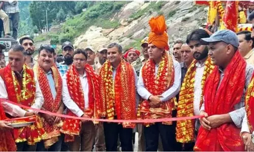 DC रामबन ने वार्षिक सर्वाधार यात्रा को हरी झंडी दिखाई DC रामबन ने वार्षिक सर्वाधार यात्रा को हरी झंडी दिखाई