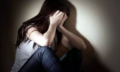 Nawabganj: सिपाही ने तमंचा दिखाकर किशोरी से किया दुष्कर्म Nawabganj: सिपाही ने तमंचा दिखाकर किशोरी से किया दुष्कर्म