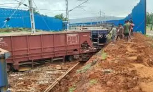 Sahibganj रेल हादसे में मालगाड़ी बेपटरी, यातायात प्रभावित Sahibganj रेल हादसे में मालगाड़ी बेपटरी, यातायात प्रभावित