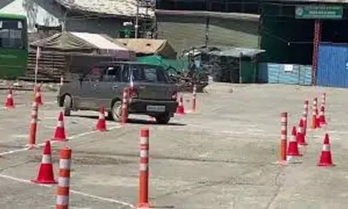 परिवहन आयुक्त ने ड्राइविंग टेस्ट सेंटर, RTO कार्यालय श्रीनगर का निरीक्षण किया परिवहन आयुक्त ने ड्राइविंग टेस्ट सेंटर, RTO कार्यालय श्रीनगर का निरीक्षण किया