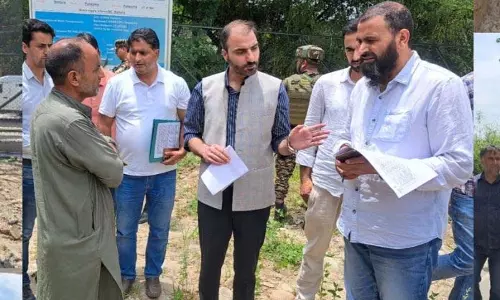 DC पुलवामा ने जलापूर्ति योजनाओं की स्थिति का आकलन करने के लिए क्षेत्रीय दौरा किया DC पुलवामा ने जलापूर्ति योजनाओं की स्थिति का आकलन करने के लिए क्षेत्रीय दौरा किया