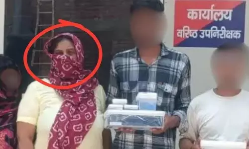 Bareilly: सेक्स रैकेट संचालिका पर भाजपा पार्षद ने जड़ा कब्जे का आरोप Bareilly: सेक्स रैकेट संचालिका पर भाजपा पार्षद ने जड़ा कब्जे का आरोप