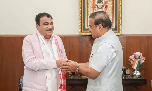 Himanta Sarma ने बुनियादी ढांचा परियोजनाओं को पूरा करने पर चर्चा के लिए नितिन गडकरी से मुलाकात की Himanta Sarma ने बुनियादी ढांचा परियोजनाओं को पूरा करने पर चर्चा के लिए नितिन गडकरी से मुलाकात की