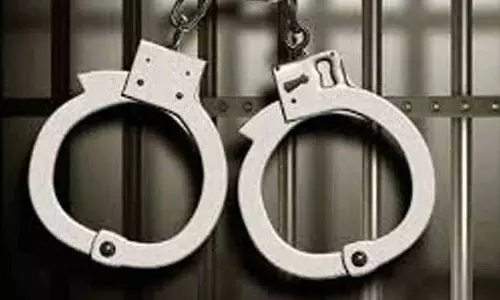 शहर में कई स्थानों पर आबकारी विभाग की छापेमारी