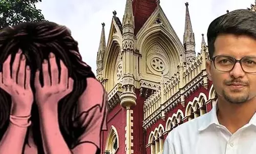 पूर्व छात्र कॉलेज में कैसे घूम रहे हैं?