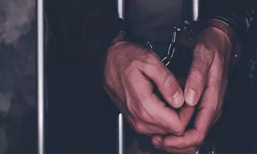 11.5 लाख के गबन के आरोप में होटल मैनेजर गिरफ्तार, रकम बरामद