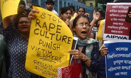 किसके फोन पर क्या है? TMCP घबरा गई है