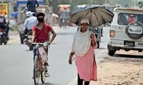 उमस भरी गर्मी से लोग हलाकान, बारिश को लेकर उम्मीदें बरकरार उमस भरी गर्मी से लोग हलाकान, बारिश को लेकर उम्मीदें बरकरार