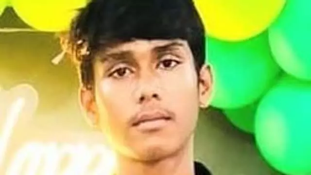 Tamil Nadu : इरोड में प्लस टू के छात्र की पिटाई के आरोप में साथी छात्र गिरफ्तार Tamil Nadu : इरोड में प्लस टू के छात्र की पिटाई के आरोप में साथी छात्र गिरफ्तार