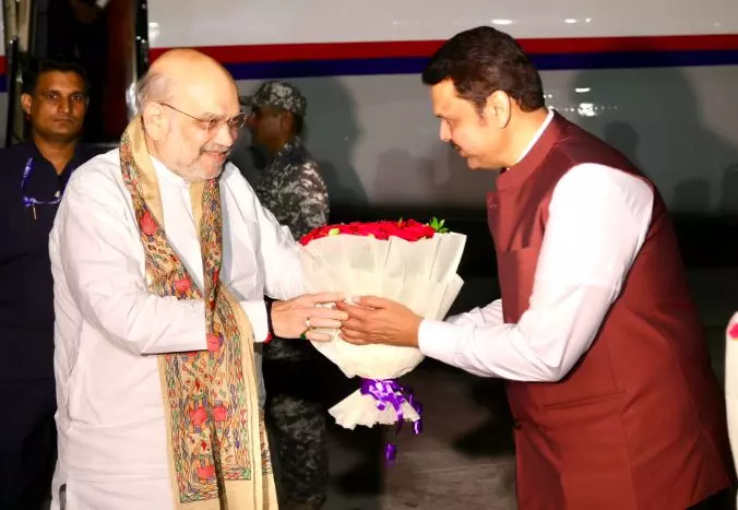 Amit Shah ने महाराष्ट्र का दो दिवसीय दौरा शुरू किया, सीएम फडणवीस ने किया स्वागत Amit Shah ने महाराष्ट्र का दो दिवसीय दौरा शुरू किया, सीएम फडणवीस ने किया स्वागत