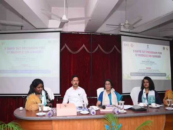 संयुक्त सचिव, ग्रामीण विकास मंत्रालय ने ASRLM के तहत विभिन्न पहलों की समीक्षा करने के लिए असम का दौरा किया संयुक्त सचिव, ग्रामीण विकास मंत्रालय ने ASRLM के तहत विभिन्न पहलों की समीक्षा करने के लिए असम का दौरा किया