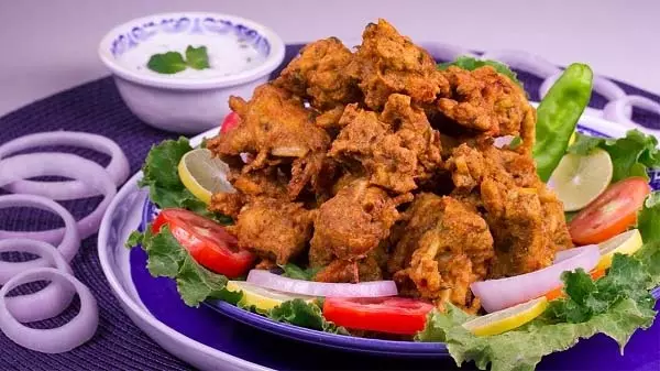Recipe: बारिश के मौसम में घर पर बनाएं टेस्टी मिक्स पकौड़े Recipe: बारिश के मौसम में घर पर बनाएं टेस्टी मिक्स पकौड़े