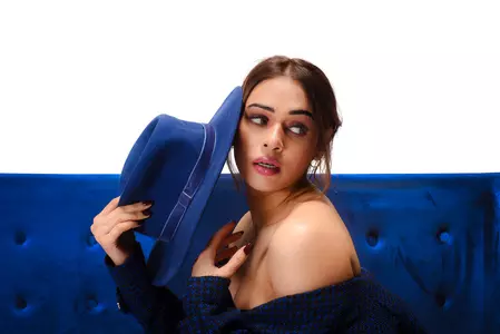 शाल्मली खोलगडे का नया म्यूजिक वीडियो वे यू मूव रिलीज, अनकहे जज्बातों को बयान करता है गाना शाल्मली खोलगडे का नया म्यूजिक वीडियो वे यू मूव रिलीज, अनकहे जज्बातों को बयान करता है गाना