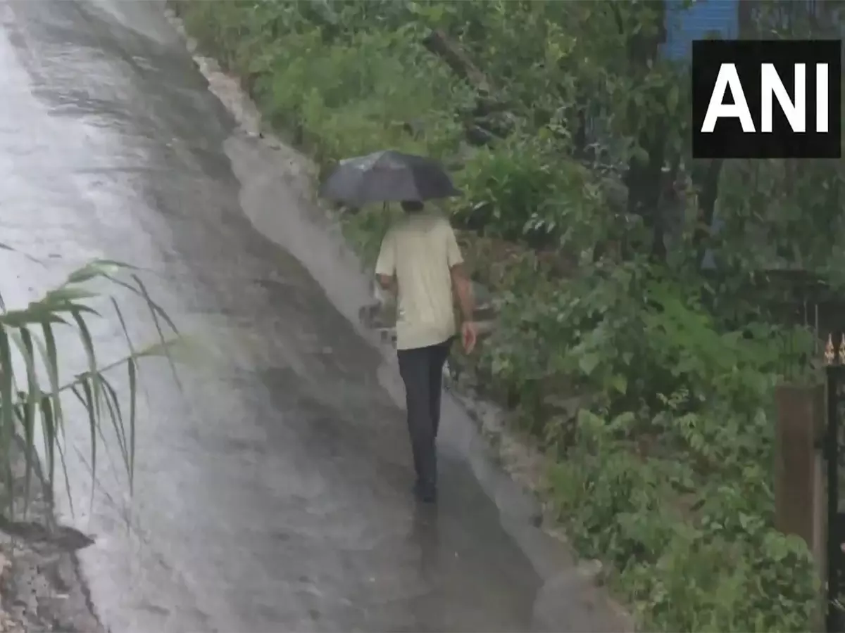 Himachal Pradesh: मंडी जिले के कई हिस्सों में भारी बारिश Himachal Pradesh: मंडी जिले के कई हिस्सों में भारी बारिश