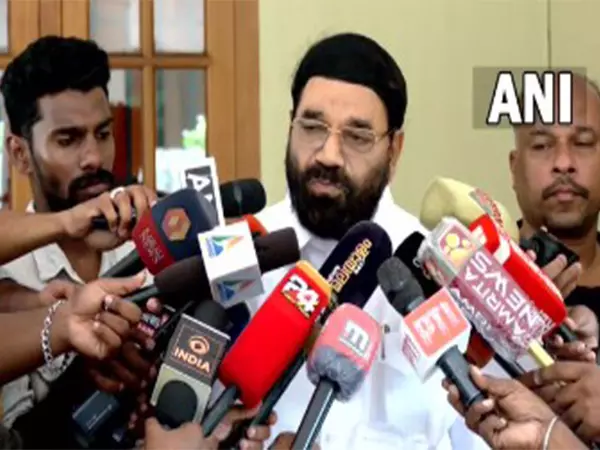 Kerala सरकार ने कोट्टायम मेडिकल कॉलेज के पीड़ित को 50,000 रुपये की आर्थिक सहायता देने की घोषणा की Kerala सरकार ने कोट्टायम मेडिकल कॉलेज के पीड़ित को 50,000 रुपये की आर्थिक सहायता देने की घोषणा की
