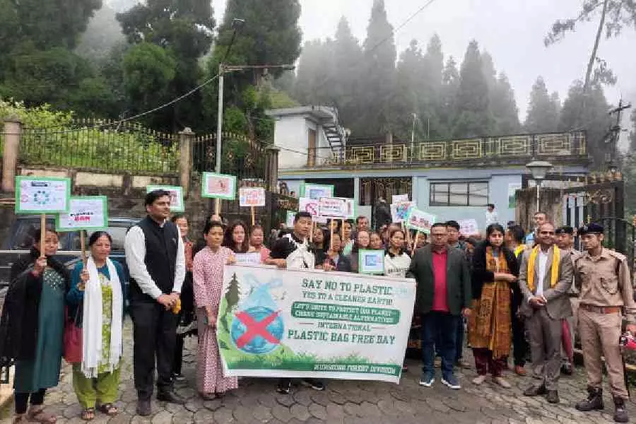Gorkhaland प्रादेशिक प्रशासन-वन अधिकारियों ने कुर्सेओंग प्रकृति संरक्षण के लिए मिलकर काम किया Gorkhaland प्रादेशिक प्रशासन-वन अधिकारियों ने कुर्सेओंग प्रकृति संरक्षण के लिए मिलकर काम किया
