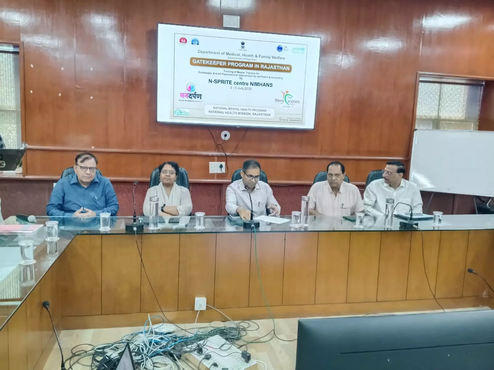 Jaipur: आत्महत्या की घटनाएं रोकने हेतु विशेषज्ञों को मिल रहा गेटकीपर प्रशिक्षण Jaipur: आत्महत्या की घटनाएं रोकने हेतु विशेषज्ञों को मिल रहा गेटकीपर प्रशिक्षण