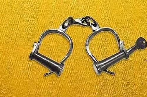 Bengaluru : चिप्स खरीदते समय 8 साल की बच्ची का यौन उत्पीड़न, आरोपी गिरफ्तार Bengaluru : चिप्स खरीदते समय 8 साल की बच्ची का यौन उत्पीड़न, आरोपी गिरफ्तार