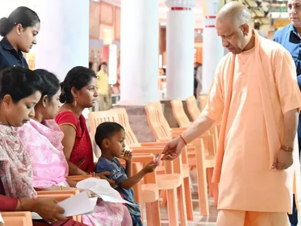 बस्ती सड़क दुर्घटना पर CM Yogi ने जताया शोक, तुरंत राहत के निर्देश बस्ती सड़क दुर्घटना पर CM Yogi ने जताया शोक, तुरंत राहत के निर्देश