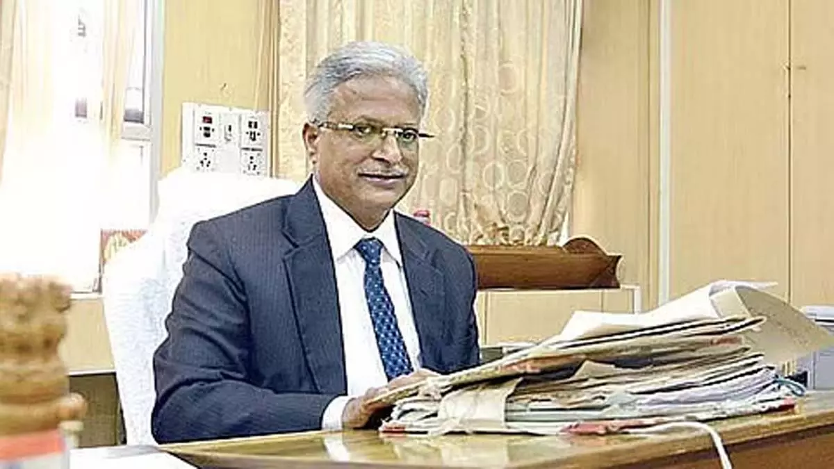 लोकायुक्त ने आईपीएस अधिकारी के खिलाफ कार्रवाई की सिफारिश करते हुए मुख्य सचिव को पत्र लिखा लोकायुक्त ने आईपीएस अधिकारी के खिलाफ कार्रवाई की सिफारिश करते हुए मुख्य सचिव को पत्र लिखा