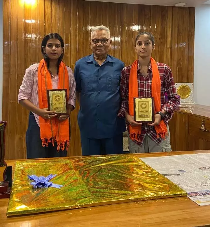 BCA परीक्षा में अंजलि के प्रदेश भर में टॉप करने से हमीरपुर कॉलेज का नाम चमका BCA परीक्षा में अंजलि के प्रदेश भर में टॉप करने से हमीरपुर कॉलेज का नाम चमका