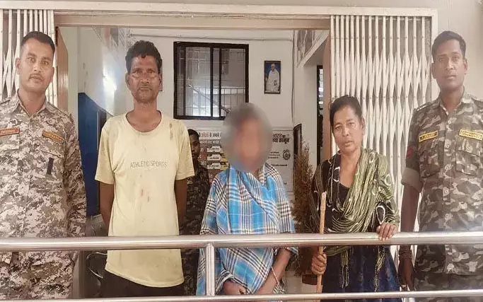 दंपति की हरकत से गांव की हो रही थी बदनामी, सेक्स रैकेट का भंडाफोड़ दंपति की हरकत से गांव की हो रही थी बदनामी, सेक्स रैकेट का भंडाफोड़
