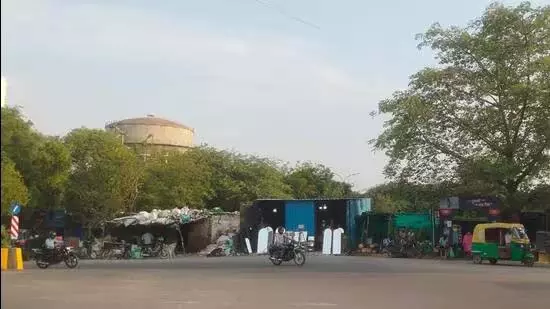 Noida : प्राधिकरण शहर की प्रमुख सड़क को अतिक्रमण से मुक्त कराएगा Noida : प्राधिकरण शहर की प्रमुख सड़क को अतिक्रमण से मुक्त कराएगा