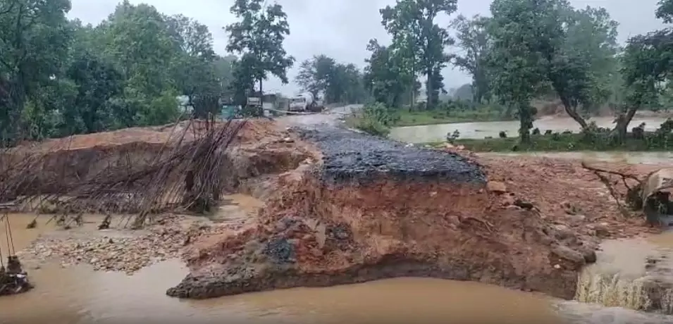 एनीकट बहा बाढ़ में, गौरेला-पेंड्रा-मरवाही में हो रही भारी बारिश एनीकट बहा बाढ़ में, गौरेला-पेंड्रा-मरवाही में हो रही भारी बारिश