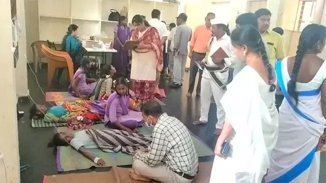 Andhra : कस्तूरबा छात्रावास में 17 छात्राएं बीमार Andhra : कस्तूरबा छात्रावास में 17 छात्राएं बीमार
