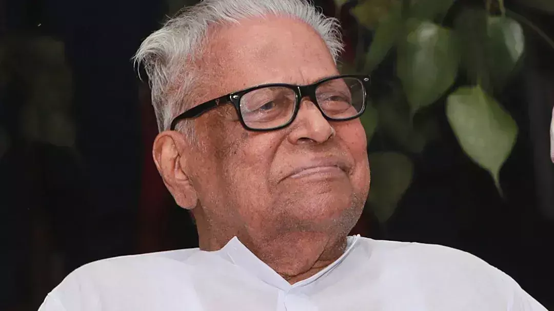 VS अच्युतानंदन की हालत गंभीर बनी हुई है, लेकिन दवाओं का असर हो रहा VS अच्युतानंदन की हालत गंभीर बनी हुई है, लेकिन दवाओं का असर हो रहा
