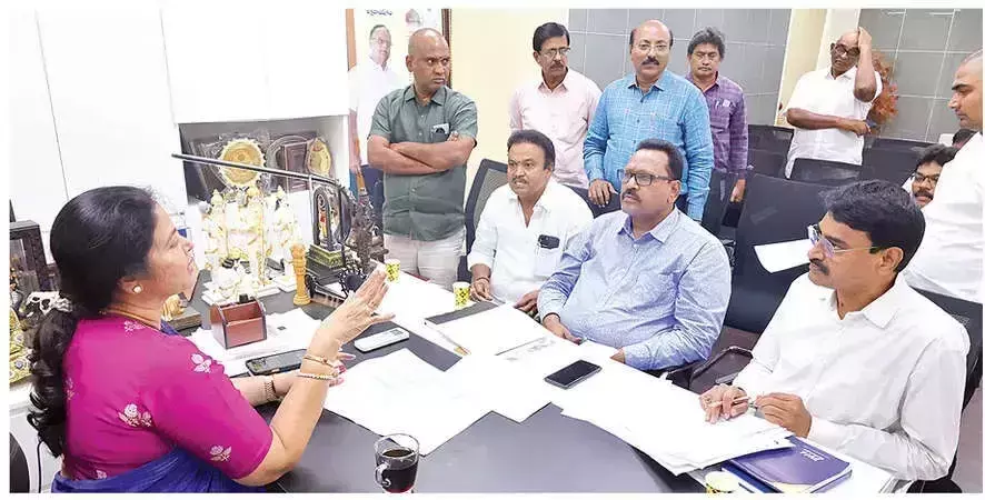 Andhra: मालीदेवी नाले का काम जल्द पूरा करें Andhra: मालीदेवी नाले का काम जल्द पूरा करें
