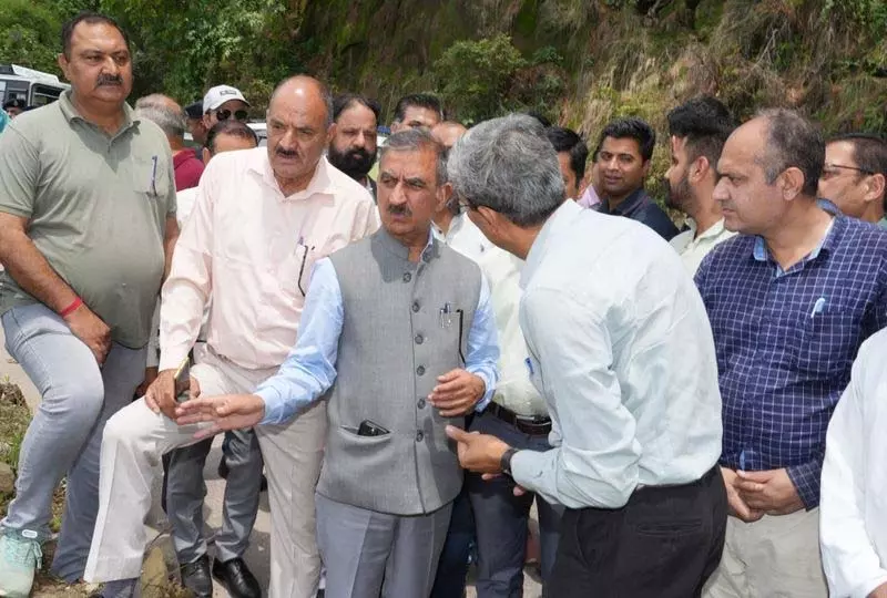 हमीरपुर बस स्टैंड का काम एक साल में पूरा होगा: CM हमीरपुर बस स्टैंड का काम एक साल में पूरा होगा: CM