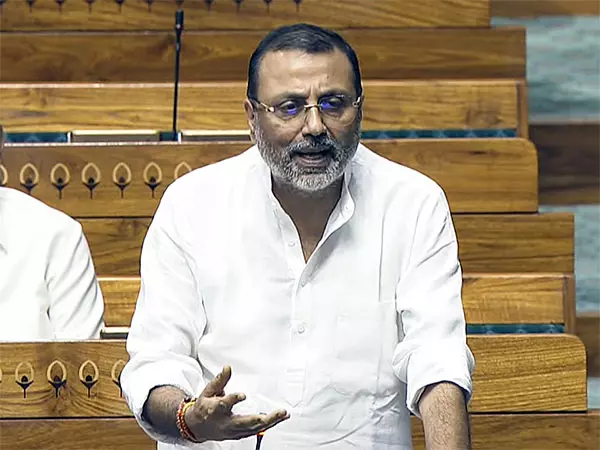राजीव गांधी पर लड़ाकू विमान सौदे में बिचौलिये का आरोप: Nishikant Dubey राजीव गांधी पर लड़ाकू विमान सौदे में बिचौलिये का आरोप: Nishikant Dubey