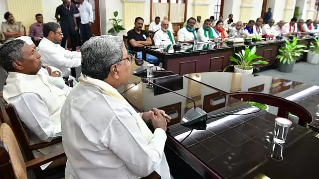 सरकार का रुख आज घोषित नहीं किया जा सकता, 15 जुलाई को फिर बैठक : CM सरकार का रुख आज घोषित नहीं किया जा सकता, 15 जुलाई को फिर बैठक : CM