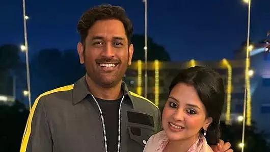 Dhoni-Sakshi की जोड़ी की सालगिरह पर खास पोस्ट ने जीता फैंस का दिल Dhoni-Sakshi की जोड़ी की सालगिरह पर खास पोस्ट ने जीता फैंस का दिल