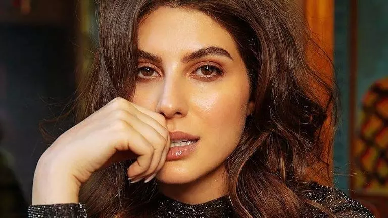 Elnaz Norouzi : मिली नई दोस्त – अंशुला कपूर, साथ में बनाई पहली रील Elnaz Norouzi : मिली नई दोस्त – अंशुला कपूर, साथ में बनाई पहली रील