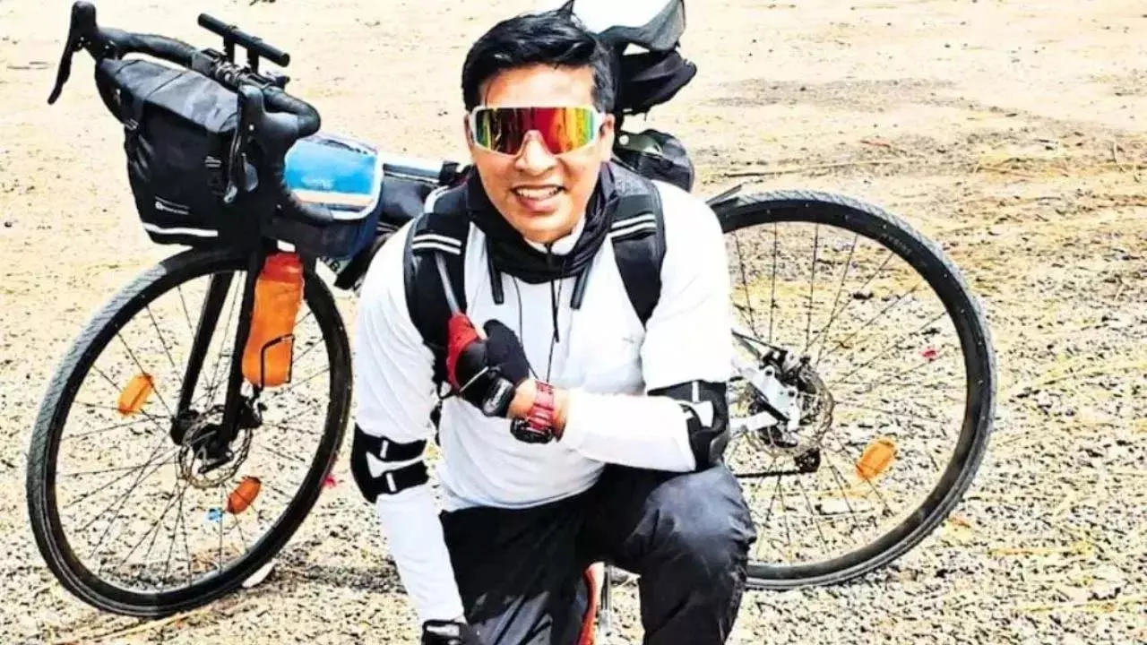 BSF अधिकारी ने साइकिल से 608 किलोमीटर का सफर किया BSF अधिकारी ने साइकिल से 608 किलोमीटर का सफर किया