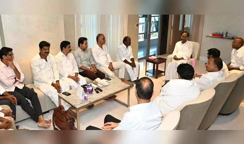 KCR ने राज्य के हालात की जानकारी ली KCR ने राज्य के हालात की जानकारी ली
