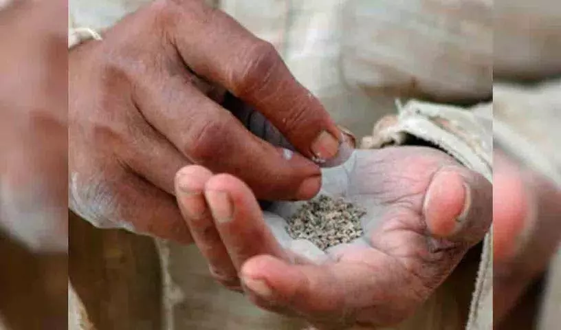 कालाबाजारी का धंधा जोरों पर.. गुटखा बिक्री पर नियंत्रण पर निगरानी क्या है? कालाबाजारी का धंधा जोरों पर.. गुटखा बिक्री पर नियंत्रण पर निगरानी क्या है?
