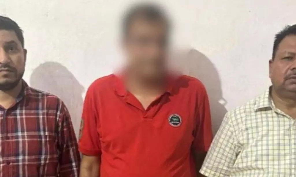 Palwal: सरकारी आवास से पकड़ा गया CMO, रिश्वतखोरी में गिरफ्तार Palwal: सरकारी आवास से पकड़ा गया CMO, रिश्वतखोरी में गिरफ्तार