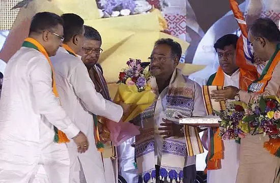 शमिक के रिसेप्शन में आमंत्रित न किए जाने से दिलीप उदास शमिक के रिसेप्शन में आमंत्रित न किए जाने से दिलीप उदास