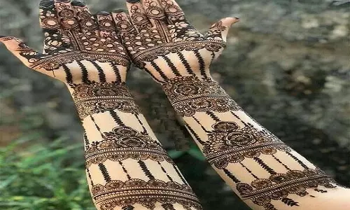 Teej Special Mehndi Designs:हरियाली तीज पर दिखें सबसे खूबसूरत, ट्राई करें ये लेटेस्ट बैक और फ्रंट हैंड मेहंदी डिजाइन Teej Special Mehndi Designs:हरियाली तीज पर दिखें सबसे खूबसूरत, ट्राई करें ये लेटेस्ट बैक और फ्रंट हैंड मेहंदी डिजाइन